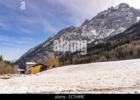 Europa, Österreich, Tirol, Osttirol, Lienz, Gasthaus Kreithof auf dem Weg hinauf zur Dolomitenhütte Stockfoto