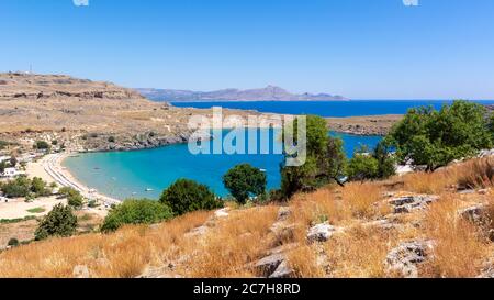 Wunderschöne Bucht von Lindos auf der Insel Rhodos, Griechenland Stockfoto