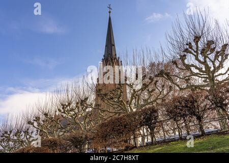 Europa, Deutschland, Hessen, Frankfurt, Blick vom Main auf die Dreikönigskirche in Frankfurt Stockfoto