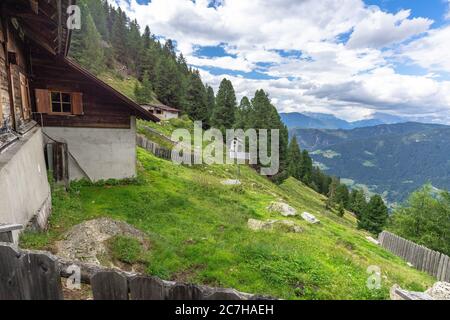 Europa, Österreich, Tirol, Ötztal Alpen, Ötztal, Umhausen, Blick von der Armelenhütte über die Bergwiesen in den Ötztal Stockfoto