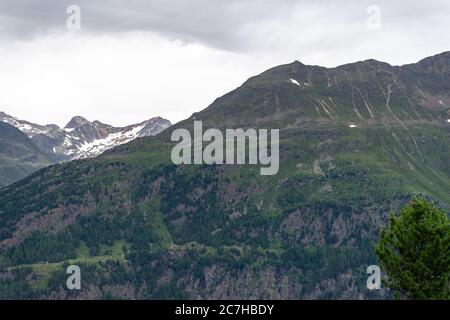 Europa, Österreich, Tirol, Ötztal Alpen, Ötztal, Blick auf den Windachkamm mit dem Brunnenkogelhaus Stockfoto