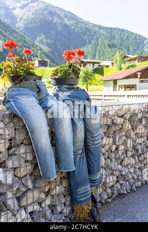 Europa, Österreich, Tirol, Ötztal Alpen, Ötztal, Dekoration im Zentrum von Niederthai Stockfoto