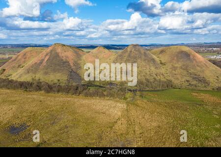 Luftaufnahme der Five Sisters Shale bing, West Calder, West Lothian, Schottland. Stockfoto