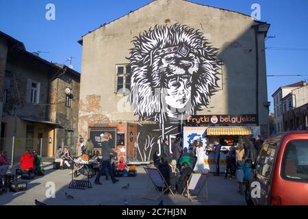 Krakau, Polen - 02. November 2014: Weitwinkel-Ansicht der Straße Food-Ort in Kazimierz alten jüdischen Stadt Stockfoto