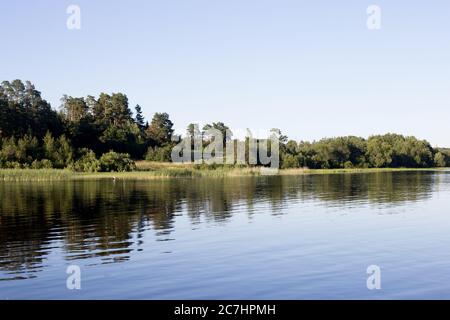 Ladoga See mit Steindamm in Sortavala Stockfoto