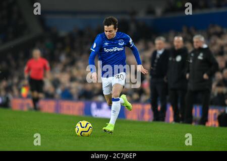 Januar 2020, Goodison Park, Liverpool, England; Premier League, Everton V Newcastle United: Bernard (20) von Everton läuft mit dem Ball Stockfoto