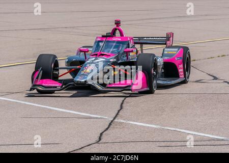 Newton, Iowa, USA. Juli 2020. ALEXANDER ROSSI (98) aus den Vereinigten Staaten übt für die Iowa INDYCAR 250 auf dem Iowa Speedway in Newton, Iowa. Quelle: Walter G Arce SR Grindstone Medi/ASP/ZUMA Wire/Alamy Live News Stockfoto