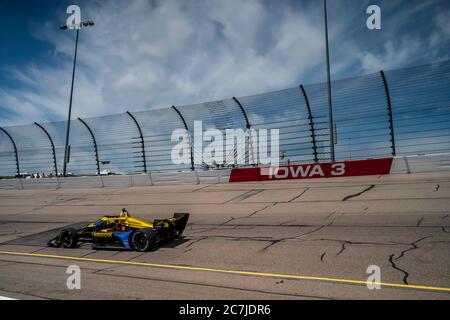 Newton, Iowa, USA. Juli 2020. ZACH VEACH (26) aus den Vereinigten Staaten praktiziert für die Iowa INDYCAR 250 auf dem Iowa Speedway in Newton, Iowa. Quelle: Walter G Arce SR Grindstone Medi/ASP/ZUMA Wire/Alamy Live News Stockfoto