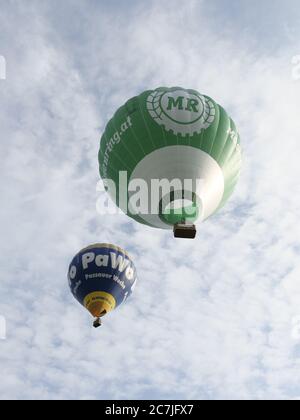 Start Heißluftballons bayernhimmel.de, Bayerischer Wald, Bayern, Deutschland Stockfoto