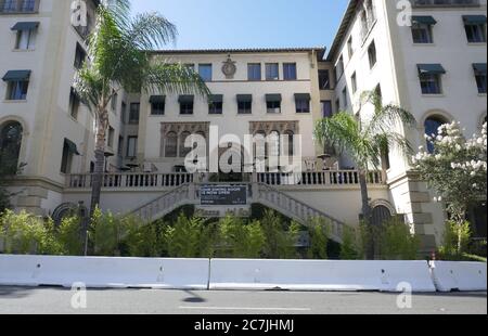 West Hollywood, California, USA 17. Juli 2020 EIN allgemeiner Blick auf die Atmosphäre des Katana Restaurants im Freien am 17. Juli 2020 in West Hollywood, Kalifornien, USA. Foto von Barry King/Alamy Stockfoto Stockfoto