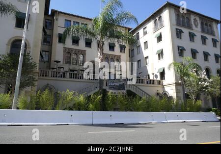 West Hollywood, California, USA 17. Juli 2020 EIN allgemeiner Blick auf die Atmosphäre des Katana Restaurants im Freien am 17. Juli 2020 in West Hollywood, Kalifornien, USA. Foto von Barry King/Alamy Stockfoto Stockfoto