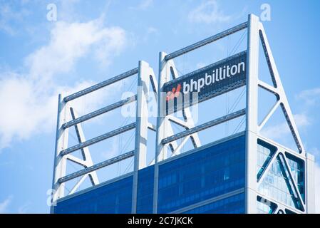 Perth, Western Australia - 3. Februar 2017: Bürogebäude von BHP Biliton, einem der größten Bergbauunternehmen der Welt, mit regionalem Headquart Stockfoto