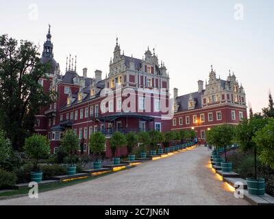 Neues Schloss, Muskauer Park, UNESCO-Weltkulturerbe, Bad Muskau, Oberlausitz, Sachsen, Deutschland Stockfoto