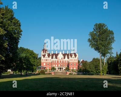 Neues Schloss, Muskauer Park, UNESCO-Weltkulturerbe, Bad Muskau, Oberlausitz, Sachsen, Deutschland Stockfoto