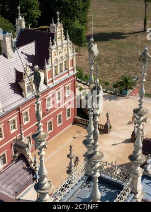 Neues Schloss, Blick vom Turm, Muskauer Park, UNESCO Weltkulturerbe, Bad Muskau, Oberlausitz, Sachsen, Deutschland Stockfoto