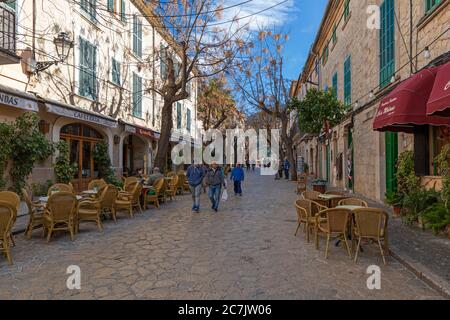 Straßencafé, Fußgängerzone, Valldemossa, Mallorca Insel, Stockfoto