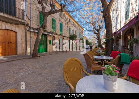 Straßencafé, Fußgängerzone, Valldemossa, Mallorca Insel, Stockfoto