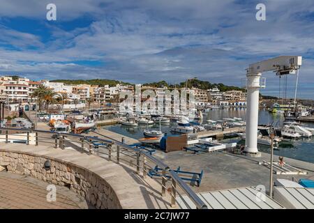 Boote im Hafen von Cala Ratjada, Mallorca Insel, Stockfoto