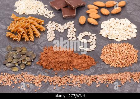 Verschiedene Zutaten Magnesium, Vitamine, Ballaststoffe und Mineralien. Gesund gesunde Ernährung Stockfoto