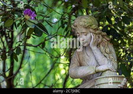 Trauerstatue der Frauen, Ohlsdorf Friedhof, Hamburg, Stockfoto