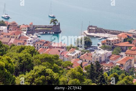 Übersicht über den Hafen von Nafpaktos, Griechenland. Stockfoto