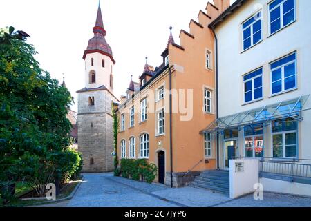 Rathaus, Stadtverwaltung, Grünanlage, Johanniskirche, Feuchtwangen, Mittelfranken, Franken, Bayern, Deutschland, Europa Stockfoto