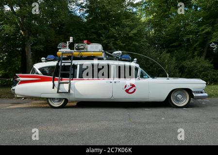 GENF, SCHWEIZ - 13. Jul 2017: Ghostbusters Auto im Parc de la Perle du lac Stockfoto