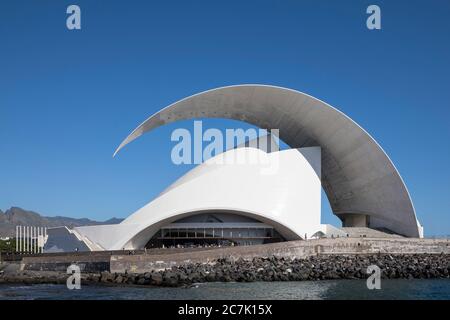 Auditorium vom Architekten Santiago Calatrava, Kongress- und Konzertsaal, Santa Cruz de Tenerife, Teneriffa, Kanarische Inseln, Spanien Stockfoto