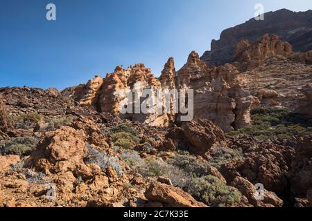 Felsgruppe Roques del Capricho (auch Piedras Amarillas) im Nationalpark El Teide, UNESCO-Weltkulturerbe, Teneriffa, Kanarische Inseln, Spanien Stockfoto