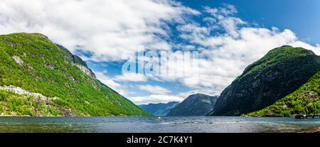 Blick auf den Geirangerfjord bei Hellsylt Stockfoto