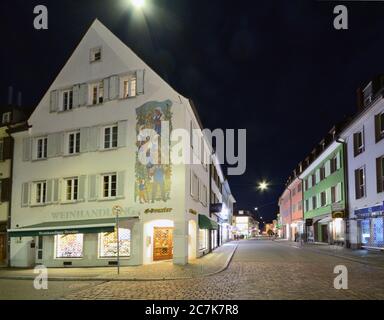 Freiburg, Baden-Württemberg, Deutschland, Geschäftshäuser in der Freiburger Innenstadt an der Ecke Gauchstraße/Merianstraße. Stockfoto