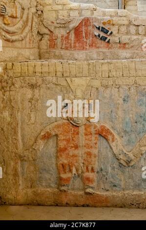 Detail eines Wandbildes im archäologischen Komplex El Brujo, nördlich von Trujillo in der Provinz La Libertad, Peru. Stockfoto