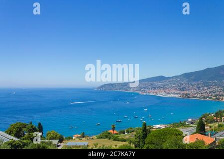 Hochwinkel Ansicht der Stadt Sanremo, Italien Stockfoto