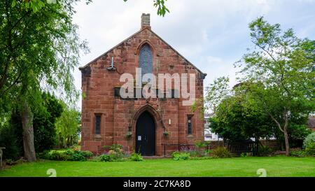 Parkgate, Wirral, UK: 17. Jun 2020: St. Thomas' Church, ist eine Kirche der Leichtigkeit in der Gemeinde Neston. Die Kirche ist vor Ort als "Fisherman's C bekannt Stockfoto