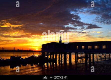 Samstag, 18. Juli. Gravesend, Themse, Großbritannien. Royal Terrace Pier, Gravesend Stockfoto