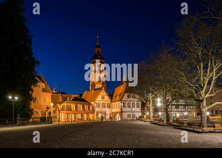 Erbach, Odenwald, Hessen, Deutschland, Altes Rathaus und evangelische Pfarrkirche mit Schlossplatz Stockfoto