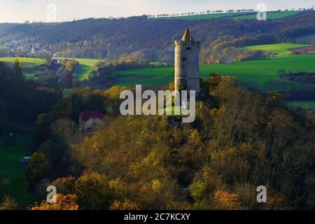 Blick von der Rudelsburg auf die Burg Saaleck bei Saaleck, an der Romanik, Bad Kösen, Burgenlandkreis, Sachsen-Anhalt, Deutschland Stockfoto