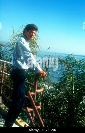 Malibu, California, USA 18. Januar 1996 (Exklusiv) Schauspieler David Hasselhoff posiert am Set von Baywatch am 18. Januar 1996 in Malibu, Kalifornien, USA. Foto von Barry King/Alamy Stockfoto Stockfoto