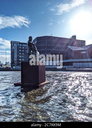 Statue des dänischen Cellisten Erling Blondal Bengtsson, Reykjavik, Island Stockfoto