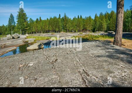 Felszeichnungen des Weißen Meeres in Zalavruga. Russland, Karelien, Zalavruga Stockfoto