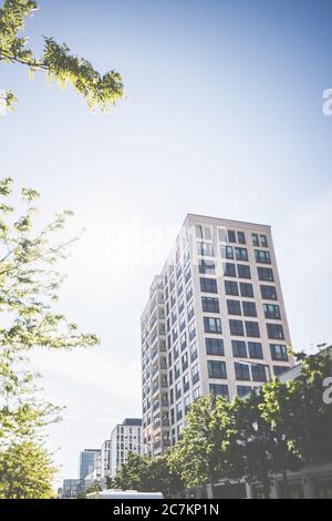 Leben, leben und arbeiten Sie modern in München, der bayerischen Landeshauptstadt an der Isar. Stockfoto