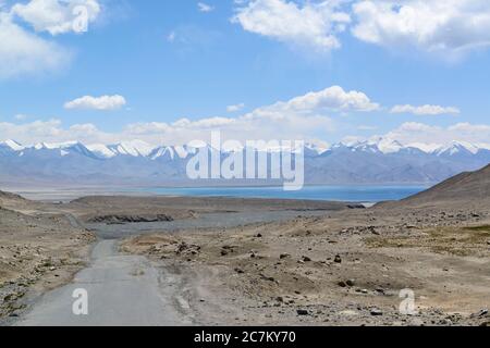 See Kara-Kul entlang der Pamir Highway. Tadschikistan. Stockfoto