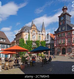 Marktplatz, historisches Rathaus, Marienbrunnen, Straßencafés, Fachwerkhäuser, Heppenheim, Bergstraße, Odenwald, Hessen, Deutschland Stockfoto