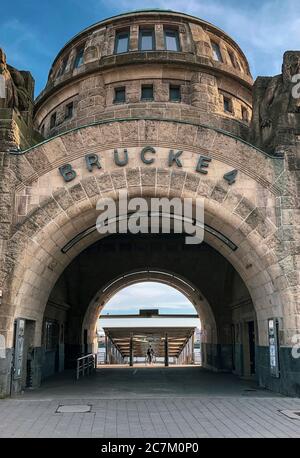 Landungsbrücken, Hafen, Hamburg, Deutschland Stockfoto