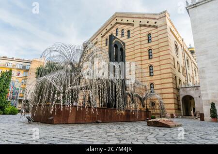 Budapest, Ungarn - 26. August 2018. Holocaust-Denkmal in der Großen Synagoge, Dohany Street. Größter jüdischer Tempel in Europa, Zentrum des Neolog Judentums Stockfoto