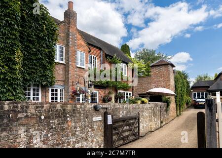 BEFIEDERUNG, EAST SUSSEX/UK - JULI 17 : Blick auf Church Cottage in Befiederung East Sussex am 17. Juli 2020 Stockfoto