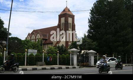 Bogor, Indonesien - 3. Januar 2019: Die Kirche von Zebaoth Bogor, neben dem Bogor Palast. Bekannt als Gereja Ayam oder die Hahnenkirche. Stockfoto