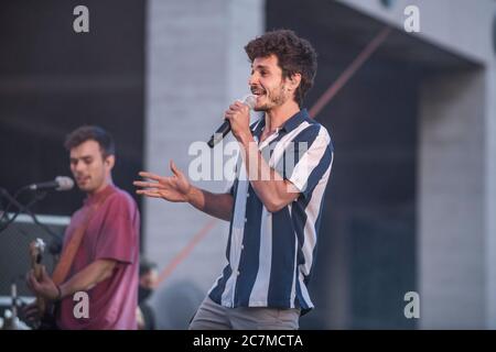 Miki Núñez Auftritt in Anella Olímpica, Barcelona 8. Juli. 2020. Fotograf: Ale Espaliat Stockfoto