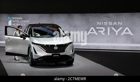 Yokohama, Japan. Juli 2020. Der neue Elektro-Crossover-SUV "Ariya" von Nissan Motors wird am Samstag, 18. Juli 2020, in der Galerie der globalen Zentrale von Nissan Motors in Yokohama, Präfektur Kanagawa, Japan, gezeigt. Nissan stellte die neue 'Ariya' am 15. Juli während einer virtuellen Veranstaltung im demnächst eröffneten Nissan Pavilion in Yokohama vor. Foto von Keizo Mori/UPI Kredit: UPI/Alamy Live News Stockfoto