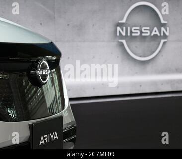 Yokohama, Japan. Juli 2020. Der neue Elektro-Crossover-SUV "Ariya" von Nissan Motors wird am Samstag, 18. Juli 2020, in der Galerie der globalen Zentrale von Nissan Motors in Yokohama, Präfektur Kanagawa, Japan, gezeigt. Nissan stellte die neue 'Ariya' am 15. Juli während einer virtuellen Veranstaltung im demnächst eröffneten Nissan Pavilion in Yokohama vor. Foto von Keizo Mori/UPI Kredit: UPI/Alamy Live News Stockfoto